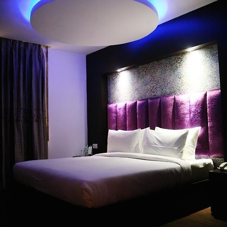 Capital O 7331 Hotel Downtown Nueva Delhi Exterior foto