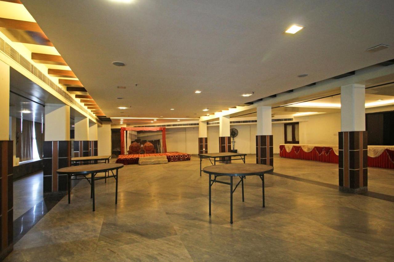Capital O 7331 Hotel Downtown Nueva Delhi Exterior foto