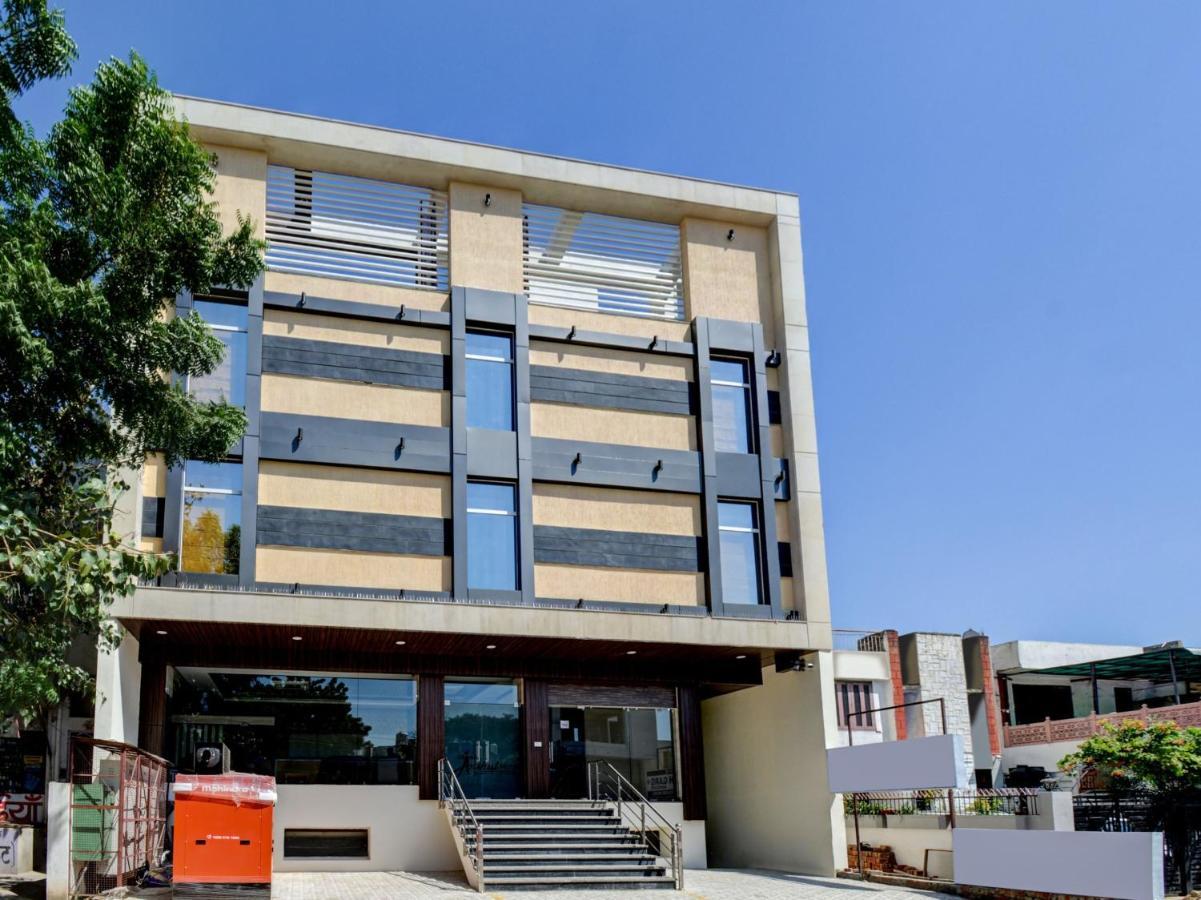 Capital O 7331 Hotel Downtown Nueva Delhi Exterior foto