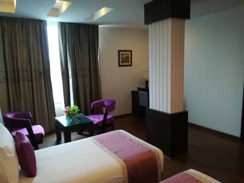 Capital O 7331 Hotel Downtown Nueva Delhi Exterior foto