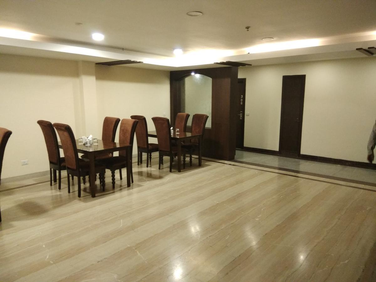 Capital O 7331 Hotel Downtown Nueva Delhi Exterior foto
