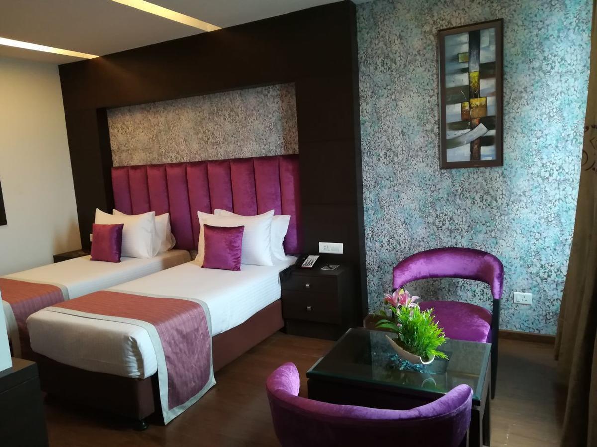 Capital O 7331 Hotel Downtown Nueva Delhi Exterior foto