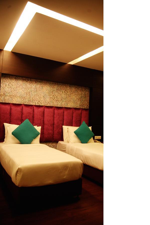 Capital O 7331 Hotel Downtown Nueva Delhi Exterior foto