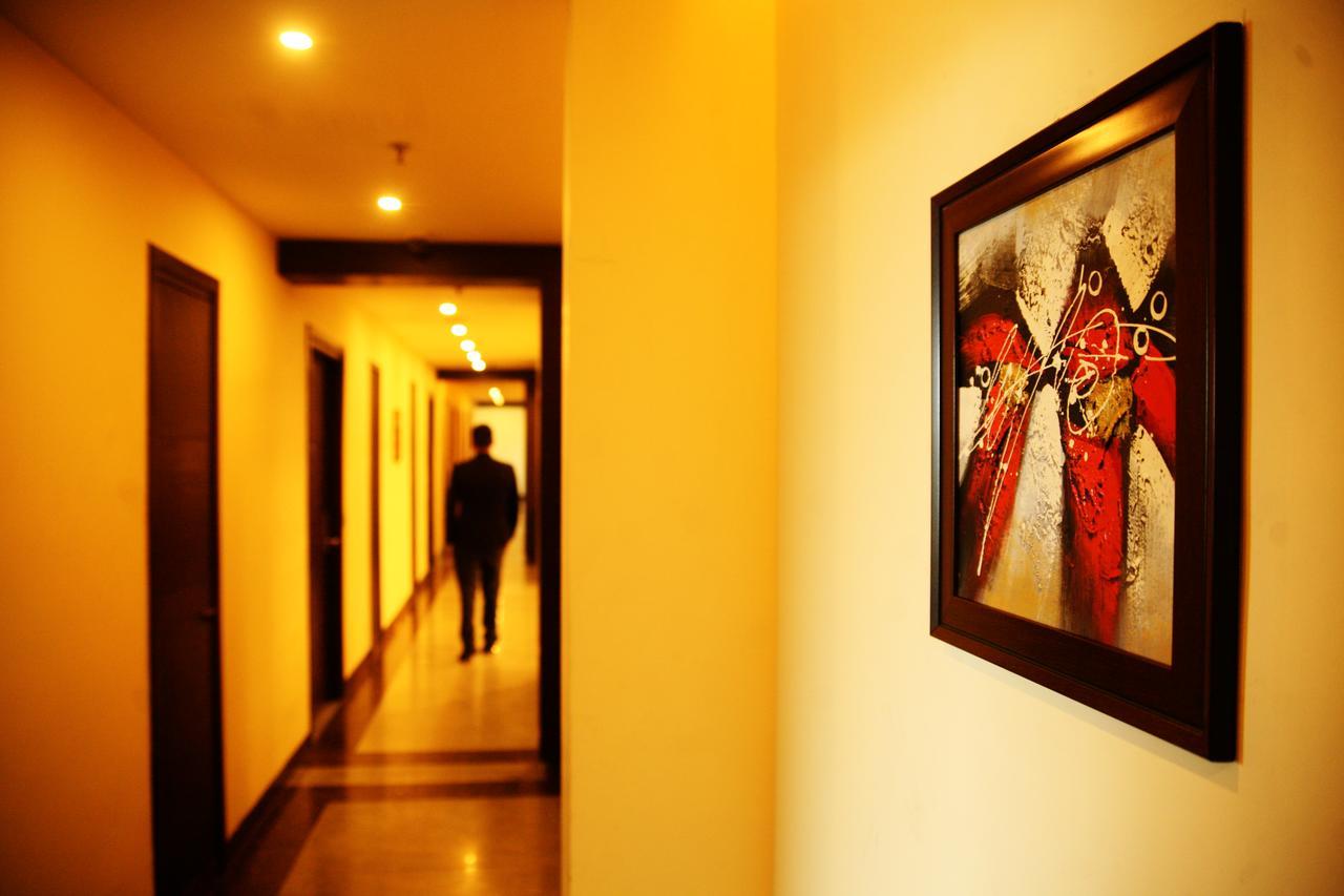 Capital O 7331 Hotel Downtown Nueva Delhi Exterior foto