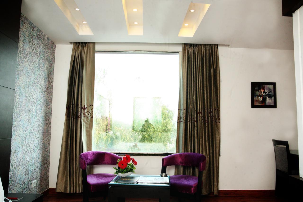 Capital O 7331 Hotel Downtown Nueva Delhi Exterior foto