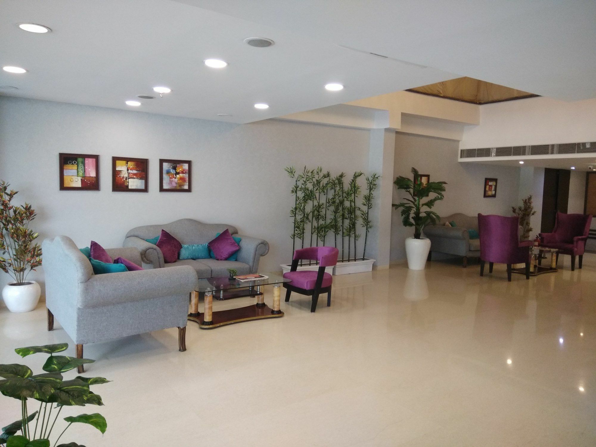 Capital O 7331 Hotel Downtown Nueva Delhi Exterior foto