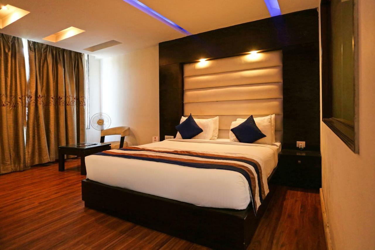 Capital O 7331 Hotel Downtown Nueva Delhi Exterior foto
