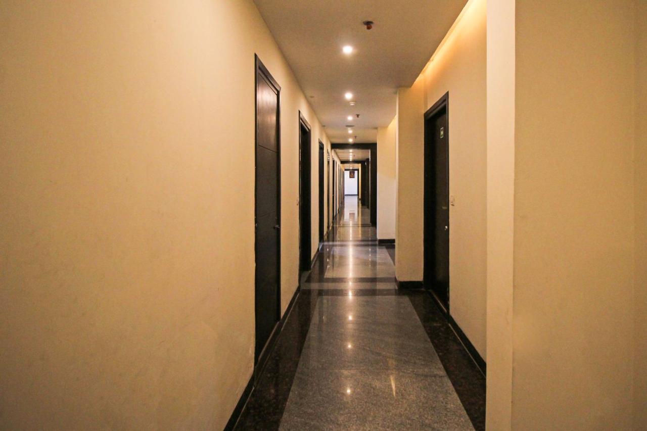 Capital O 7331 Hotel Downtown Nueva Delhi Exterior foto